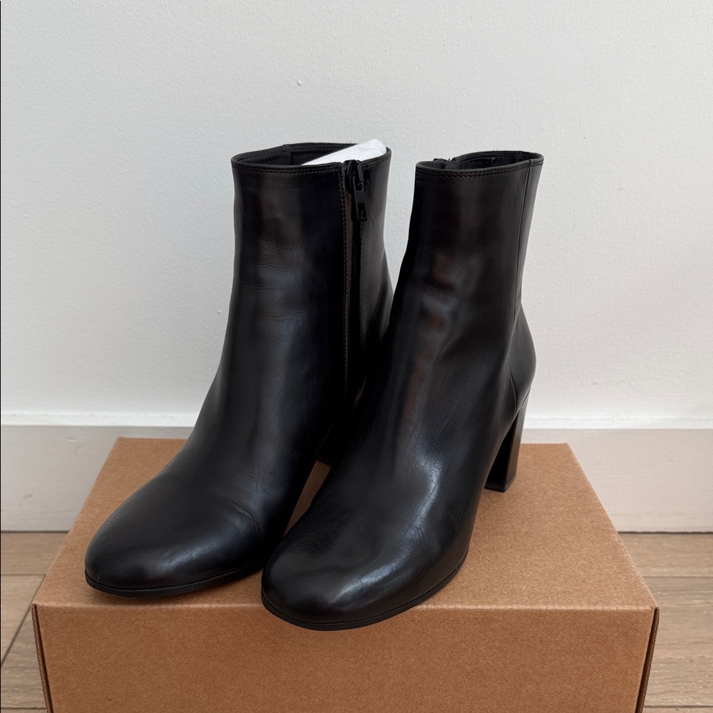 Vince Round Toe Ankle Boots, Black Leather, Women’s 7M